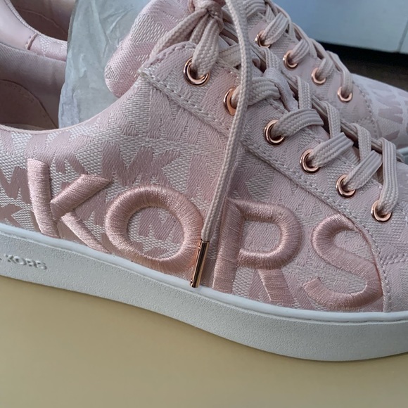 NIB Michael Kors Poppy Embroidered Logo Jacquard Platform Sneaker sz 8.5 - Picture 2 of 5